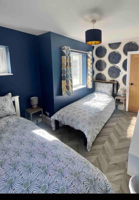 Spacious Semi-Detached Southsea House, Free Parking On Drive Portsmouth Exterior photo