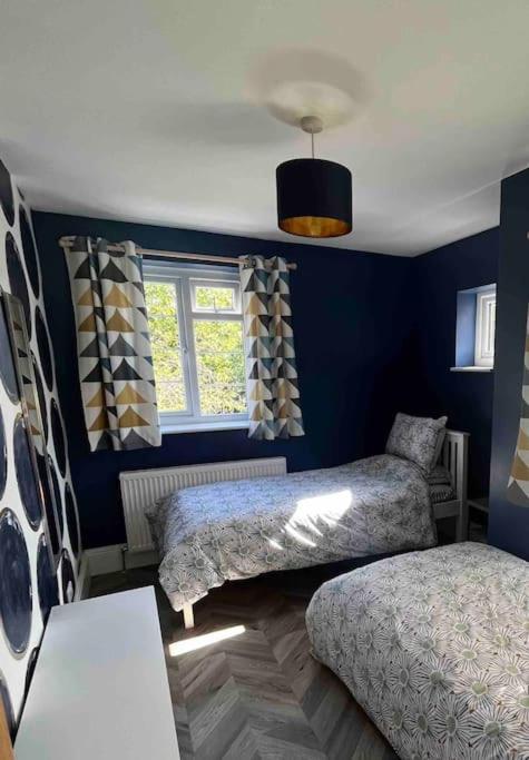 Spacious Semi-Detached Southsea House, Free Parking On Drive Portsmouth Exterior photo
