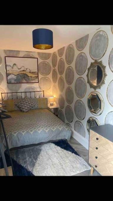 Spacious Semi-Detached Southsea House, Free Parking On Drive Portsmouth Exterior photo